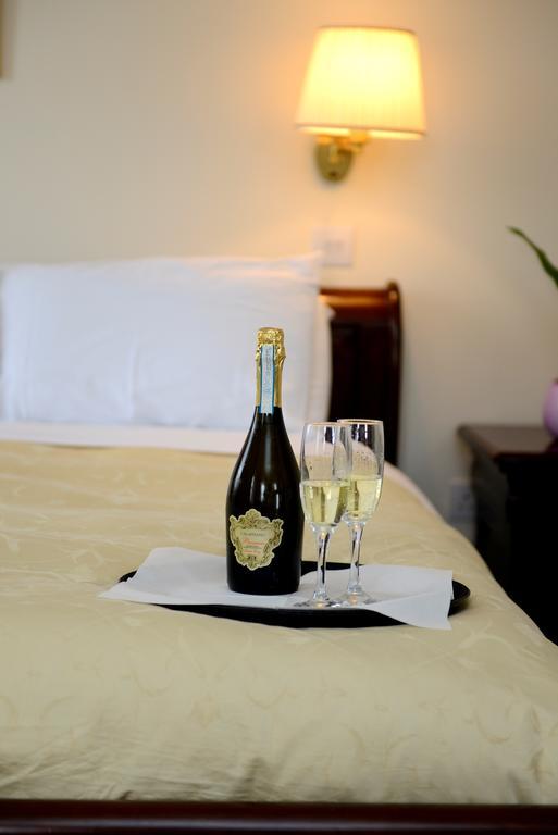 Ashbrook Arms Townhouse And Restaurant Durrow Quarto foto