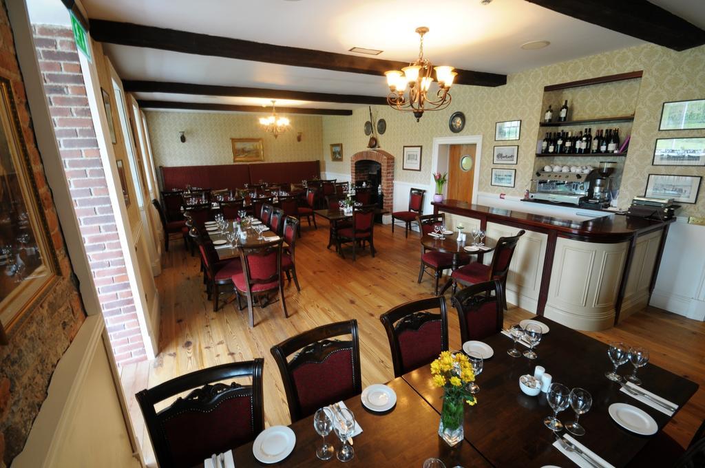 Ashbrook Arms Townhouse And Restaurant Durrow Exterior foto